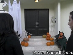 Nasty teenagers deep throating black prick (Casey Calvert, Whitney Wright)