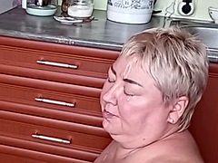 Stor svart kvinne, Stor kukk, Cougar, Sperm skott, Ansiktssperm, Milf, Synsvinkel, Suging