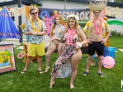 큰 엉덩이, 큰 음경, 큰 가슴, 오랄섹스, 도기스타일, 밀프, 흥청망청 놀기