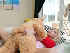 18, Velika rit, Velik kurac, Fafanje, Doggystyle, Naravne joške, Najstnice, Joške