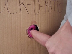 큰 음경, 오랄섹스, 흑갈색 머리, 글로리홀, 보지, 타는