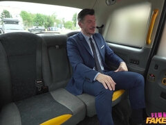 Tekintélyes didik, Szájba élvezés, Cseh, Kutya póz, Arcra élvezés, Női, Természetes mellek, Szabadban