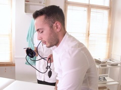 Aus dem arsch in den mund, Fingern, Brille, Absätze, Lecken, Krankenschwester, Rasiert, Rock