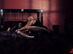 Bondage domination sadisme masochisme, Gros seins, Sucer une bite, Tir de sperme, Faciale, Masturbation