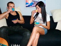 Μεγάλος πούτσος, Πίπα, Σε στάση σκύλου στα τέσσερα, Σπιτικό, Φυσικά βυζιά, Κοκκαλιάρης, Έφηβος, Βυζιά