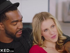 Brunett, Snopp, Doggystyle, Ansiktsbehandling, Mellanrasig, Naturliga tuttar, Rakad, Tonåring