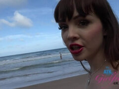 Amatør, Pik sutte, Brunette, Far, Give finger, Piercing, Offentlig, Bryster