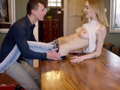 Blondine, Spermaladung, Handjob, Lecken, Muschi, Dürr, Entkleiden, Titten