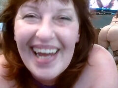 Roodharige vrouw, Alleen