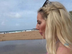 Enthousiasteling, Blond, Pijpbeurt, Flashing, Handbeurt, Buiten, Gezichtspunt, Nat