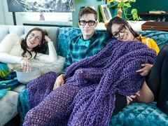 아시안, 엉덩이, 큰 음경, 도기스타일, 다른 인종간의, 자연의 가슴, 빼빼한, 청소년