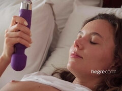 Røv, Brunette, Sød, Brystvorter, Lille kvinde, Barberet, Mager, Bryster