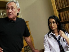 Hatalmas hátsó, Monumentális dákó, Tekintélyes didik, Cumizás, Gesztenyebarna, Vékony, Tini