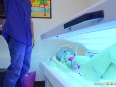 Κώλος, Μπικίνι, Ξανθιά, Πίρσινγκ, Μουνί, Φούστα, Τατουάζ, Βυζιά