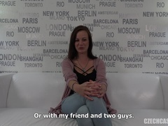 Brunetka, Českej, Hardcore, Prirodzené prsia