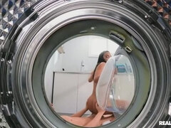 Stor stjärt, Stora tuttar, Brunett, Handjobb, Hd, Milf