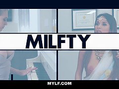 Store pupper, Brunette, Barmfager, Sperm skott, Pikk, Bakfra, Hardcore, Milf