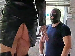 Bondage disciplina dominação submissão sadismo e masoquismo, Morena, Europeu, Mulher dominante, Alemãoã, Couro, Mijar, Escravoa