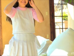 Detailní, Extrémní, Gaping, Masturbace, Na veřejnosti, Školačka, Sólo, Upskirt