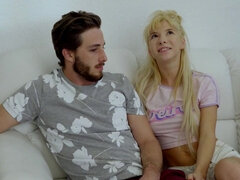Blondine, Blasen, Braunhaarige, Aufs gesicht abspritzen, Natürlichen titten, Zierlich, Schwestern, Flotter dreier