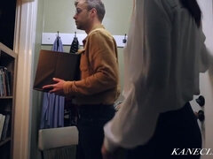 엉덩이, 큰 음경, 흑갈색 머리, 크림파이, 깊은목구멍, 핸드잡, 밀프, 선생