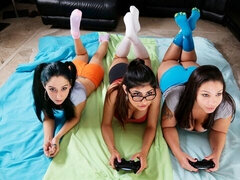 Velika rit, Velik kurac, Velike joške, Rjavolaska, Najstnice