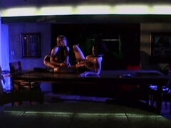 Duży kutas, Brunetka, Cycata, Obciąganie, Hardcore, Lesbijka, Lizanie, Cipka