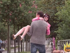 Gros cul, Grosse bite, Sucer une bite, En levrette, Seins naturels, De plein air, Cheveux courts, Nénés