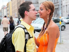 Culo grande, Verga grande, Tetas grandes, Estilo perrito, Tetas naturales, Al aire libre, Flaco, Adolescente