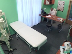 Leie, Fingern, Handjob, Lecken, Krankenschwester, Büro, Pov, Muschi