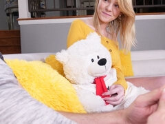 Blondína, Spermie v puse, Striekanie semena, Na tvár, Prirodzené prsia, Z pohľadu účastníka, Teenka, Kozičky