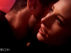 Μεγάλος πούτσος, Πίπα, Μελαχροινή, Σε στάση σκύλου στα τέσσερα, Φυσικά βυζιά, Κοκκαλιάρης, Έφηβος, Βυζιά