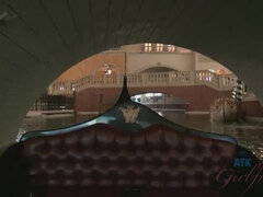 Amatéři, Blondýna, Hd, Venku, Piercing, Kouření, Tetování, Kozičky