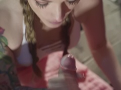 Pik sutte, Brunette, Pik, Håndjob, Pov, Røv slikning, Snugkigger, Våd