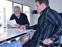 Blond, Pijpbeurt, Hondjeshouding, Hardcore, Likken, Mager, Tiener, Tieten likken