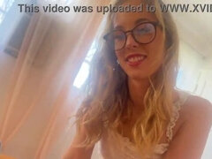 Cumizás, Ondó fröcskölés, Édes, Poharak, Nézőpont, Lovaglás, Lánytestvér, Tini