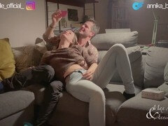 Amatör, Sovrum, Sperma i munnen, Fingering, Kysser, Underkläder, Orgasm, Stockings