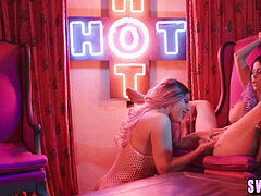 Braunhaarige, Lesbisch, Lecken, Reif, Milf, Muschi