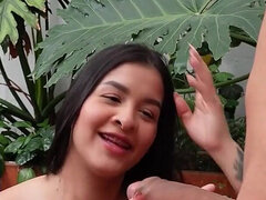 Leie, Grosser arsch, Blasen, Geile alte tussi, Latina, Natürlichen titten, Nippel, Rotschopf