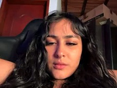 Mennalee dildo cum and squirt