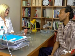 Velký zadek, Velké péro, Velké kozy, Blondýna, Kuřba, Na pejska, Dospělé, Krátké vlasy