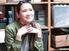 Asiatique, Sucer une bite, Attrapée, En levrette, Rasée, Maigrichonne, Adolescente, Nénés