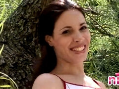 18 jahre, Lesbisch, Masturbation, Im freien, Sich ausziehen, Scherzbold, Jungendliche (18+)