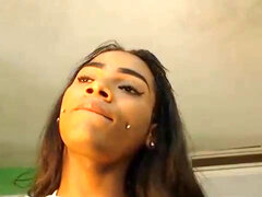 brazilian teenage transsexual Candy Cums1