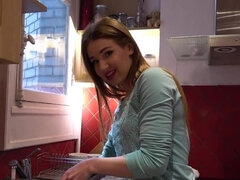 Store pupper, Brunette, Barmfager, Nærbilde, Europeisk, Fransk, Hushjelp, Tenåring