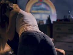 18 éves, Tekintélyes didik, Leszbikus, Nyalás, Érett feleség, Nuni, Szopás, Tini