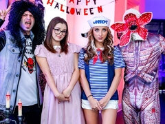 Duży kutas, Obciąganie, Styl na pieska, Sex w czwórkę, Nastolatki