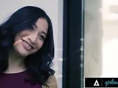 Ázsiai, Hatalmas hátsó, Tekintélyes didik, Kötözés, Hd, Fajok közötti, Latin lány, Leborotvált