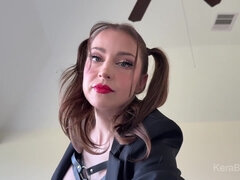 Stor røv, Pik sutte, Brunette, Lækker, Hundestilling, Hæle, Strømper, Sutte