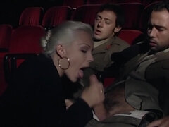 Anális szex, Popó, Tekintélyes didik, Cumizás, Ondó fröcskölés, Dupla behatolás, Arcra élvezés, Hármas